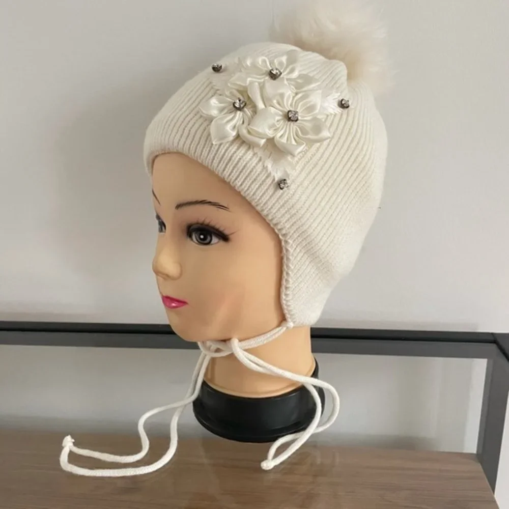 Gorgeous White Hat with Flowers